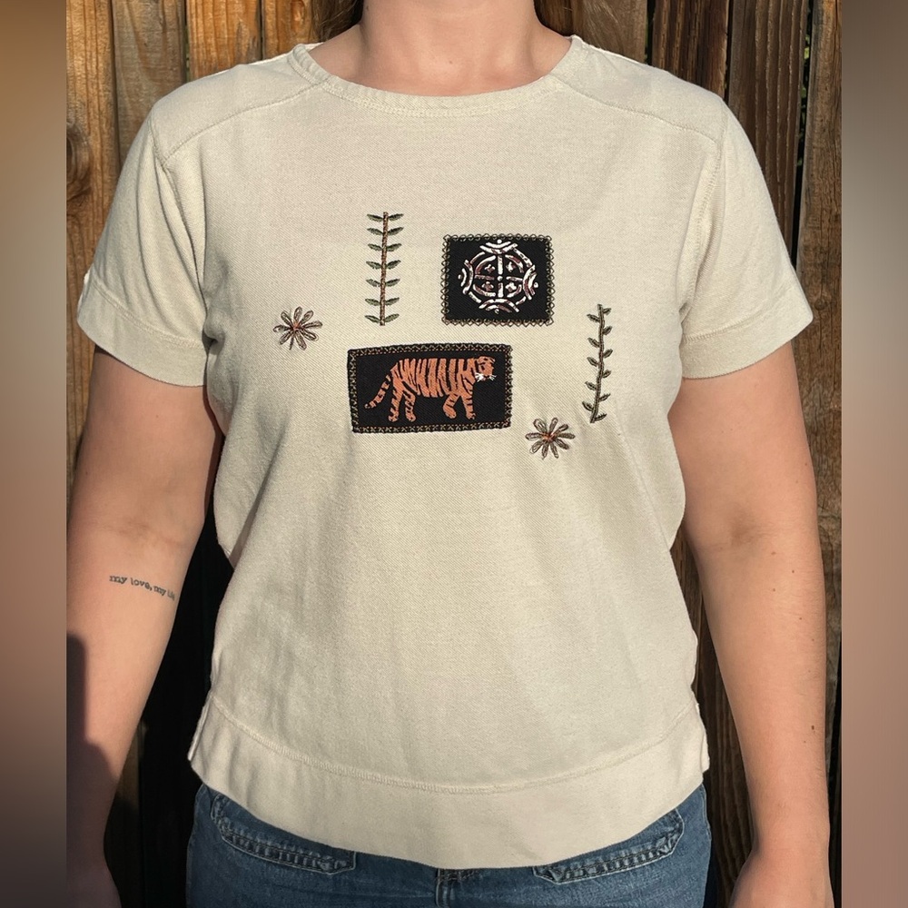 Vintage petite Medium Erika cream t-shirt